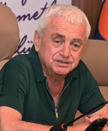 Finike Belediye Başkanı Mustafa Geyikçi, son günlerde kamuoyuna bilinçli şekilde servis edilen ve gerçeği çarpıtan iddialara sert tepki gösterdi. 